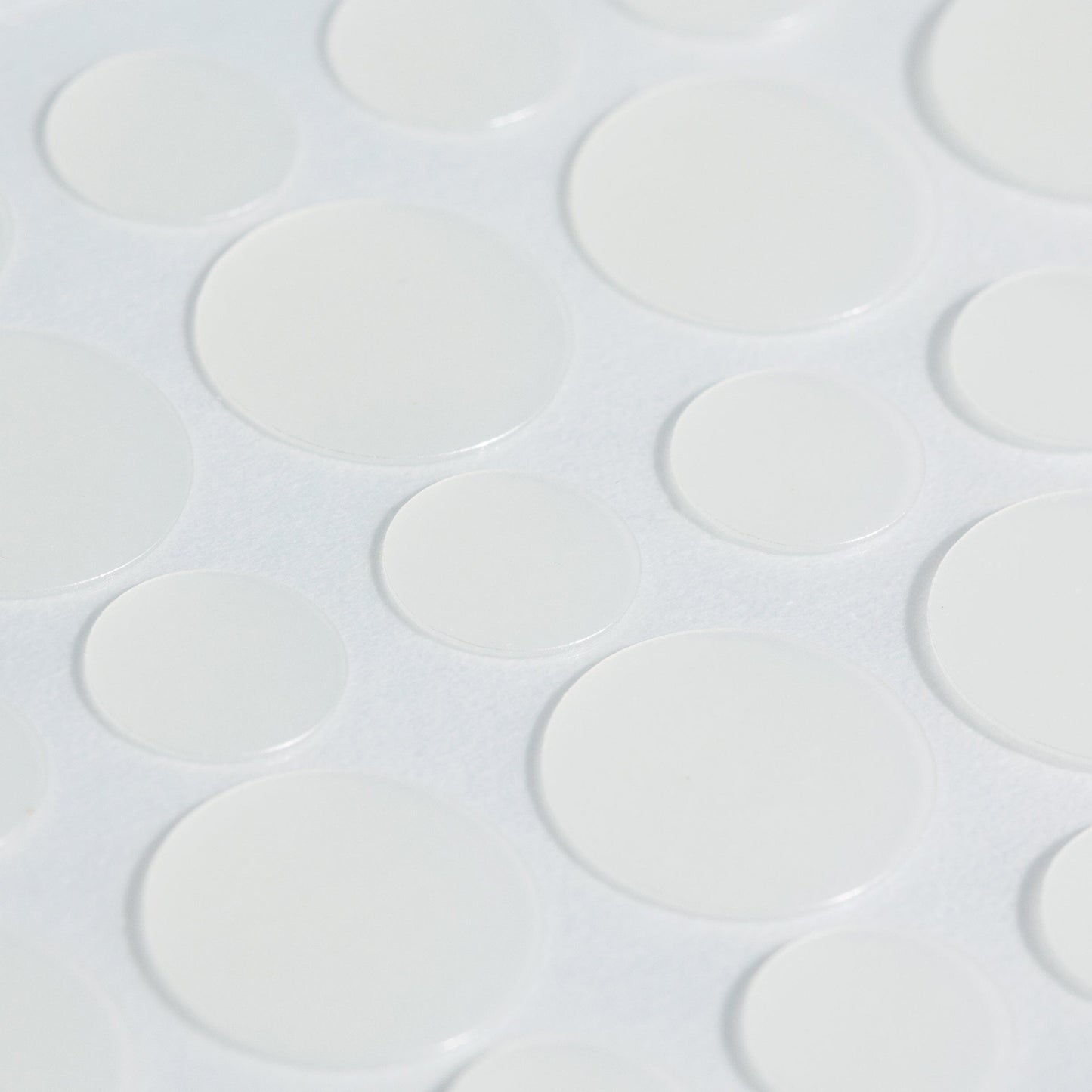 Emergency dots for spots and blemishes with Salicylic Acid breakoutaid